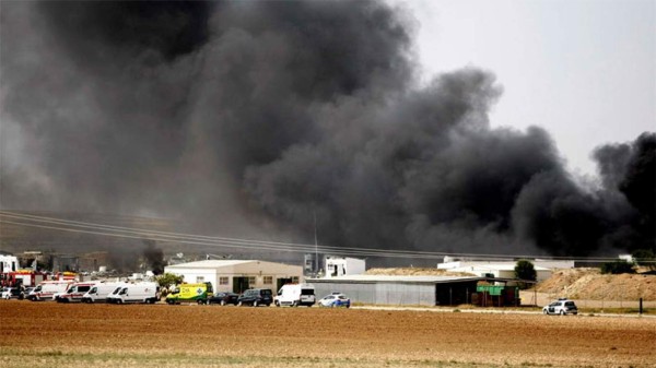 Explosión en fábrica en España deja 5 muertos y 3 desaparecidos