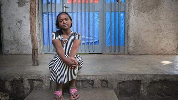 Aparece la madre biológica de Zahara, hija adoptiva de Angelina Jolie