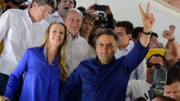 Candidato brasileño podría ganar elecciones gracias a su bella esposa