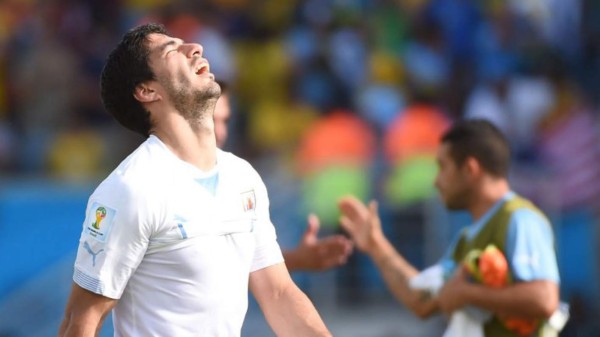 Especialistas explicaron por qué muerde Luis Suárez