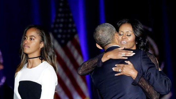 Emotivo elogio de Obama a su esposa e hijas en discurso de despedida&nbsp;