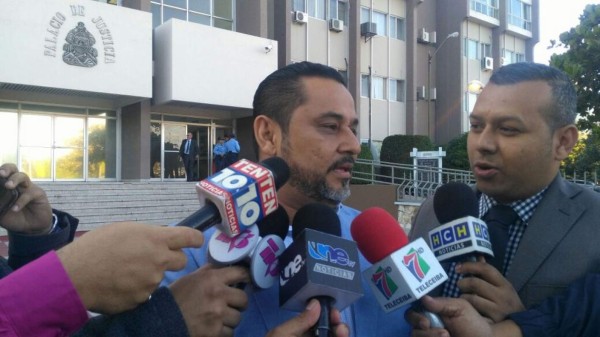 El diputado Eleazar Juárez, uno de los señalados por la investigación de la Maccih, también llegó este jueves a la audiencia inicial. (Foto: Cortesía Radio América)