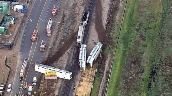 Estados Unidos: Al menos 102 heridos tras descarrilarse un tren suburbano en Brooklyn