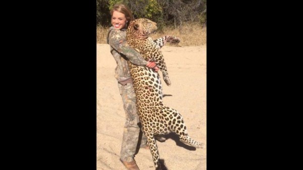 La absurda defensa de la porrista asesina de animales