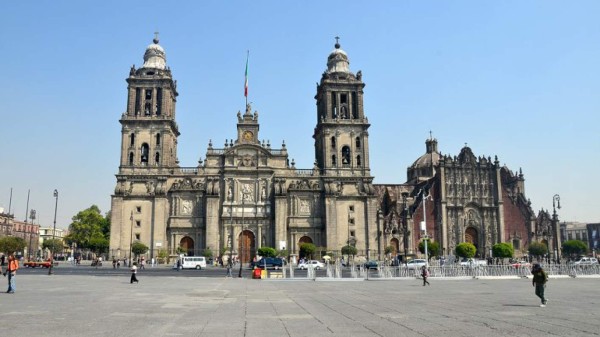 Por qué México rocía aceite sobre sus momumentos