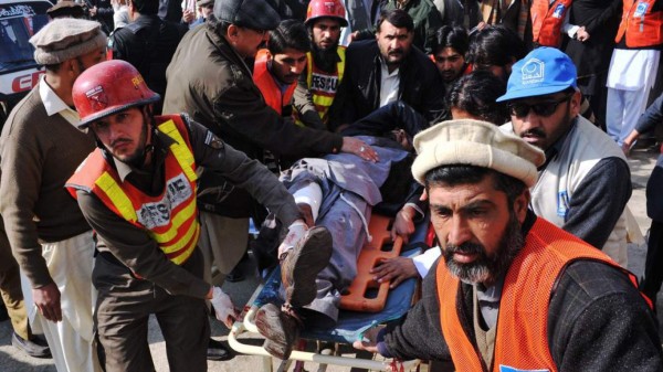 Sube a 44 la cifra de muertos en ataque contra escuela de policías en Pakistán