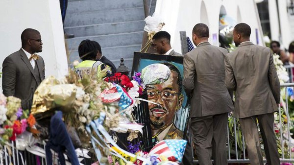 Obama asiste al funeral del pastor asesinado en Charleston