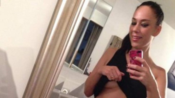 Escándalo por fotos de parlamentaria suiza