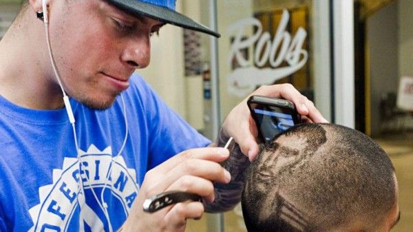 Increíble: fanático se cortó el pelo con la imagen de Lio Messi