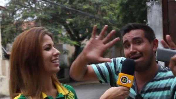 Neymar, consolado por su novia en un humilde hotel de Brasil