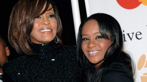 La hija de Whitney Houston tiene muerte cerebral