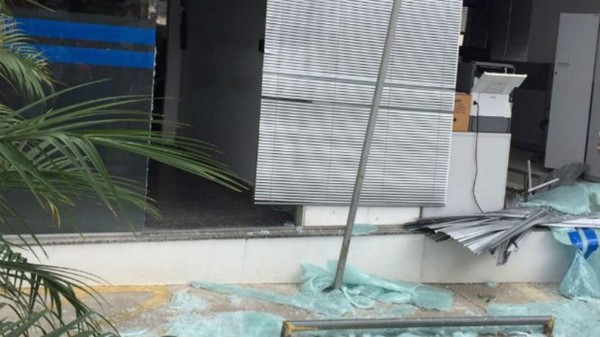 Tiroteo en un banco de Brasil deja al menos cinco muertos