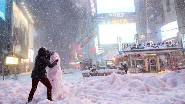 Las imágenes más impactantes de la potente nevada en Estados Unidos