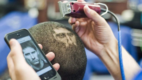 Increíble: fanático se cortó el pelo con la imagen de Lio Messi