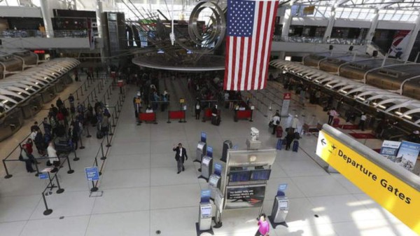 Autoridades estadounidenses podrían exigir contraseña de las redes sociales a solicitantes de visa