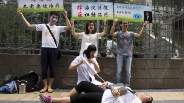 Clínica del horror: aplican shocks eléctricos a gays para curarlos