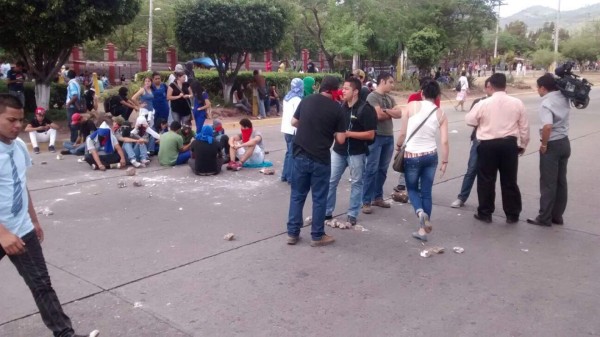 Estudiantes de la UNAH protestan en Tegucigalpa