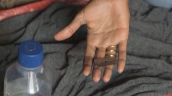 Las mujeres que cortan los genitales de las niñas en Kenia