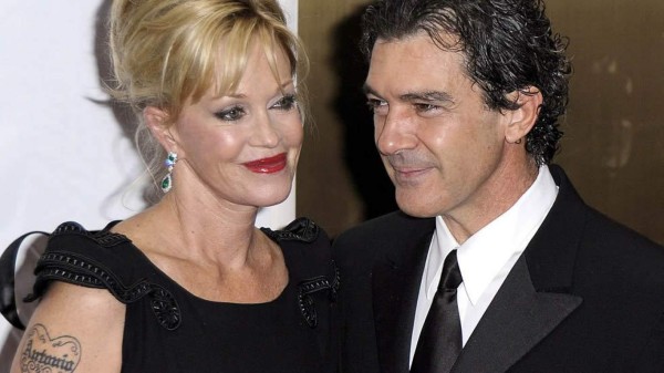 J Balvin dice adiós a sus tatuajes por su mamá