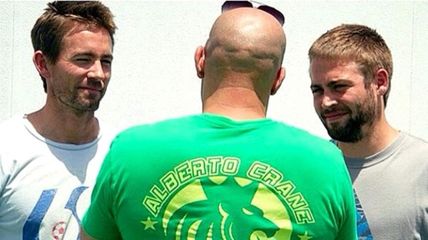 Hermanos de Paul Walker visitan set de Fast