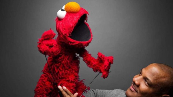 El lado oscuro del personaje que le dio vida a Elmo de Plaza Sésamo