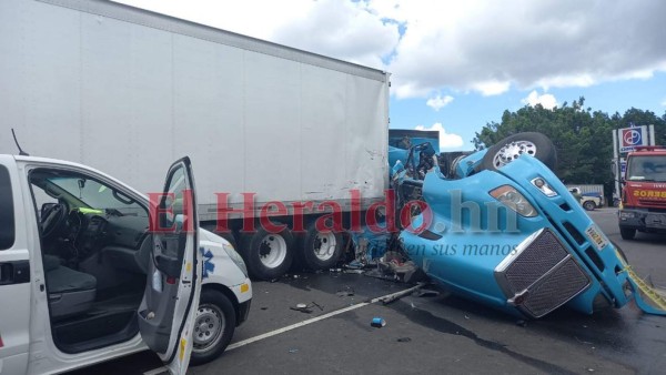 Luto y escombros: imágenes del trágico accidente de una rastra en Zambrano