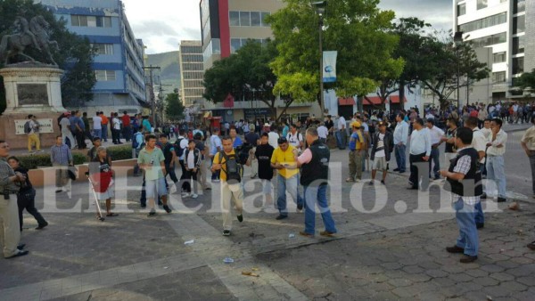 Zafarrancho en el centro de Tegucigalpa entre policías municipales y vendedores