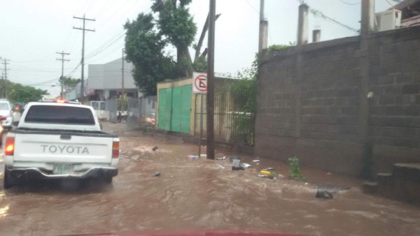 Fuerte tormenta causa estragos en colonias de la capital de Honduras