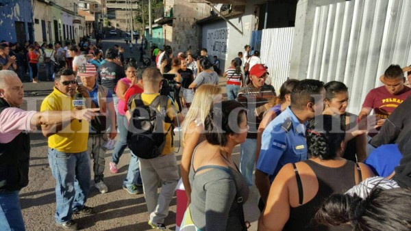 Zafarrancho en el centro de Tegucigalpa entre policías municipales y vendedores