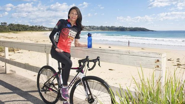 Víctima de incendio honrada en portada de revista