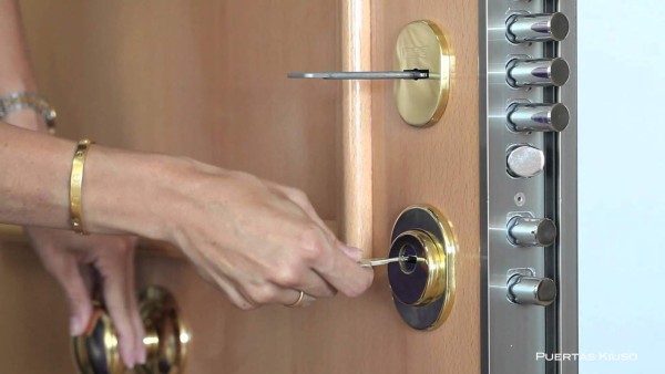 ¿Cómo puedes prevenir que ladrones ingresen a tu casa?