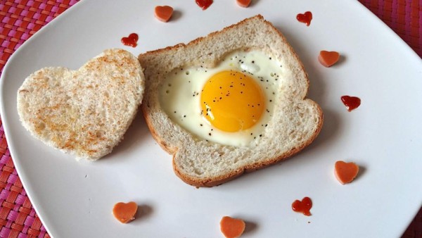Una forma diferente de comer huevos estrellados