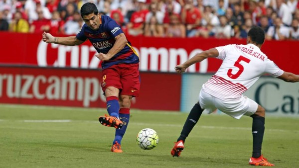 Neymar y Suárez tropiezan con Rico y el Barcelona cae con el Sevilla
