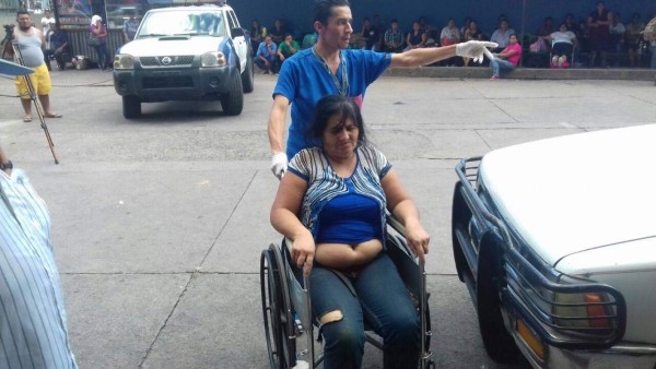 Al menos 25 heridos en accidente de bus en aldea El Guante, Francisco Morazán