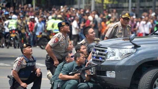 Atentados en Yakarta dejan al menos siete muertos, incluidos cinco asaltantes&nbsp;&nbsp;