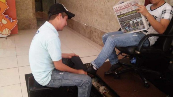 De lustrabotas a administrador de empresas: ahora busca un empleo