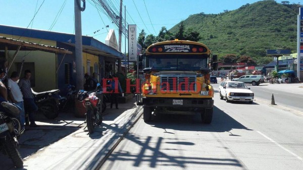 Joven muere en el interior de un bus cuando se dirigía al Hospital Escuela Universitario
