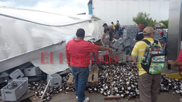 Luto y escombros: imágenes del trágico accidente de una rastra en Zambrano