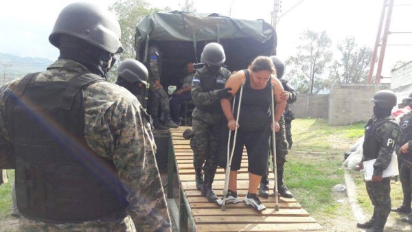 Lo que no se vio durante el traslado de mujeres pandilleras a la cárcel de Támara