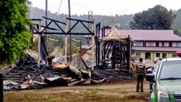 Se incendia iglesia en Chile; investigan posible ataque