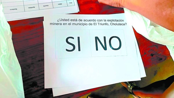 El municipio de El Triunfo votó por el futuro de su explotación minera