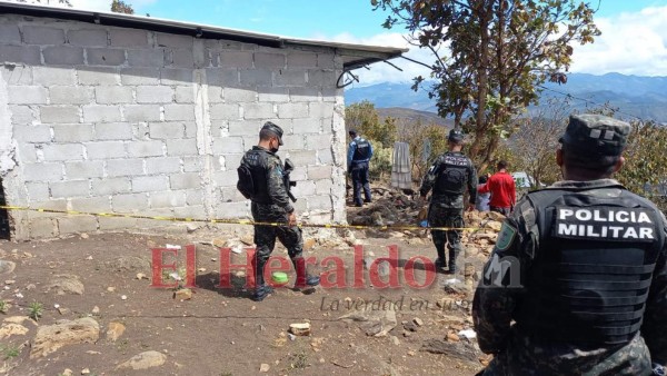 La apuñalaron de madrugada y enfrente de su hijo de cinco años: conmoción en la colonia Guzmán