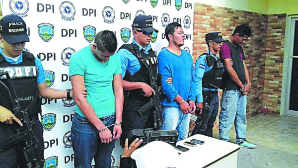 Cae presunta banda del 'Vampi”, atracadores de pasajeros de taxis