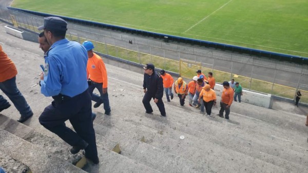 FOTOS: Daños y fisuras que provocaron el cierre del Estadio Nacional