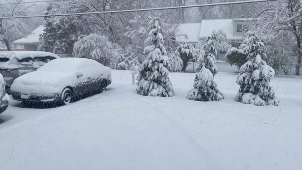 Así viven la tormenta de nieve los hondureños en Estados Unidos