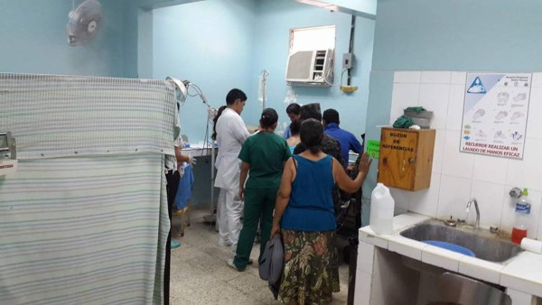 Hieren con machete a joven hondureño que se tatuó sus ojos