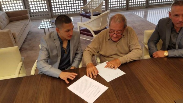 ESPN destaca fichaje del hondureño Teófimo López por empresa promotora de Many Pacquiao