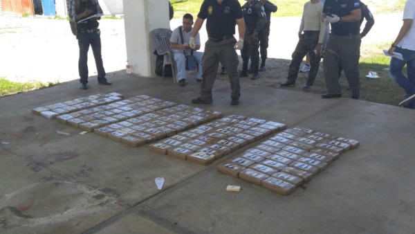 Con 137 kilos de cocaína viajaban colombianos detenidos en La Mosquitia