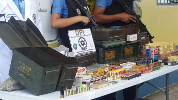 Honduras: Decomisan arsenal que llevaban oculto en varios electrodomésticos