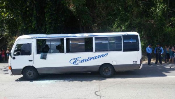 Choloma: Matan a motorista, estrellan camioneta e intentan huir; hay tres detenidos